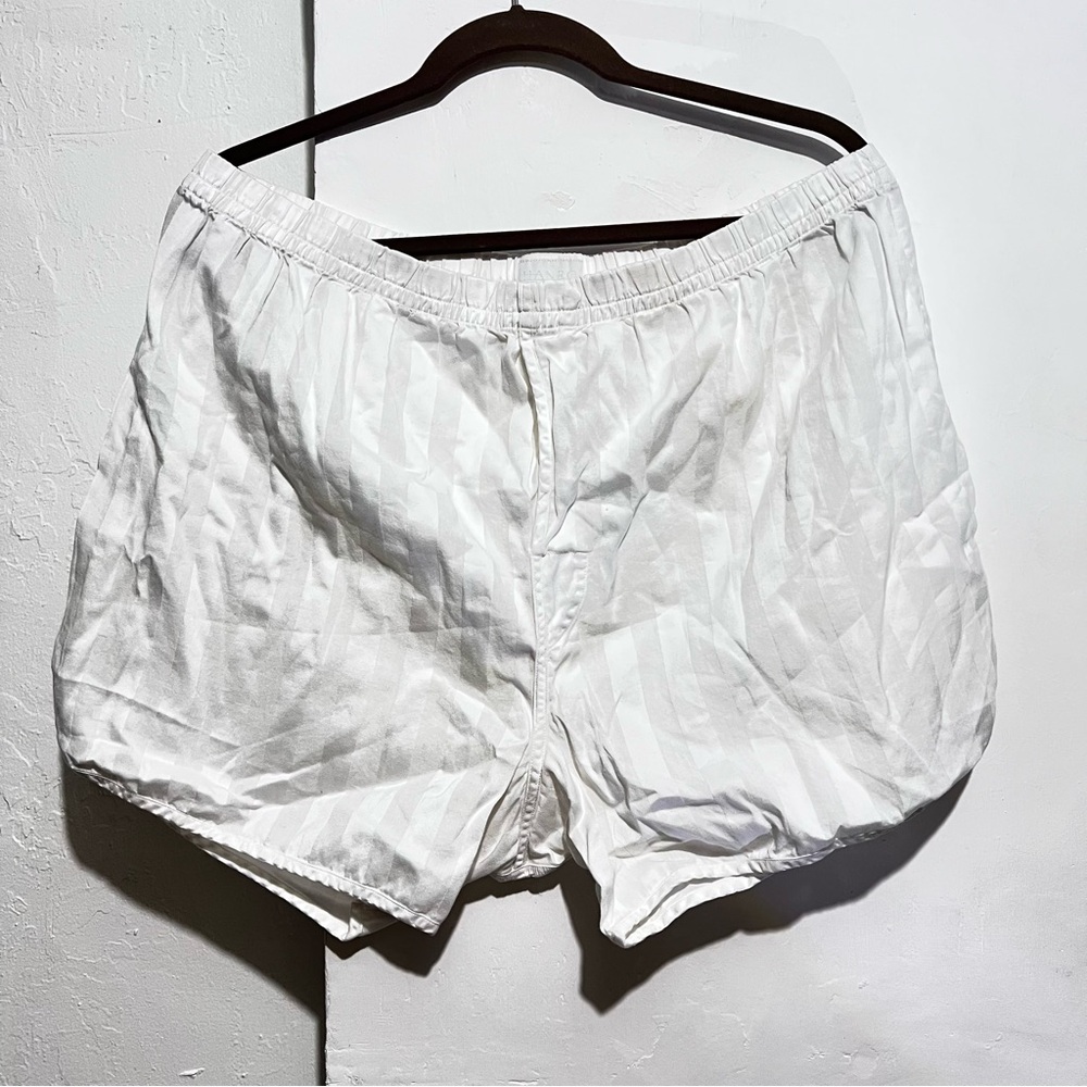 Hanro Ivory Boxer Shorts  : Box L01: